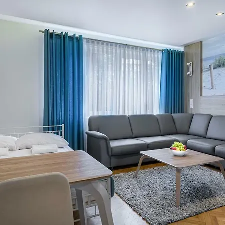 Happy Family House Apartment